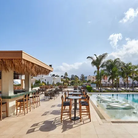 Resort Kyknos & 4*